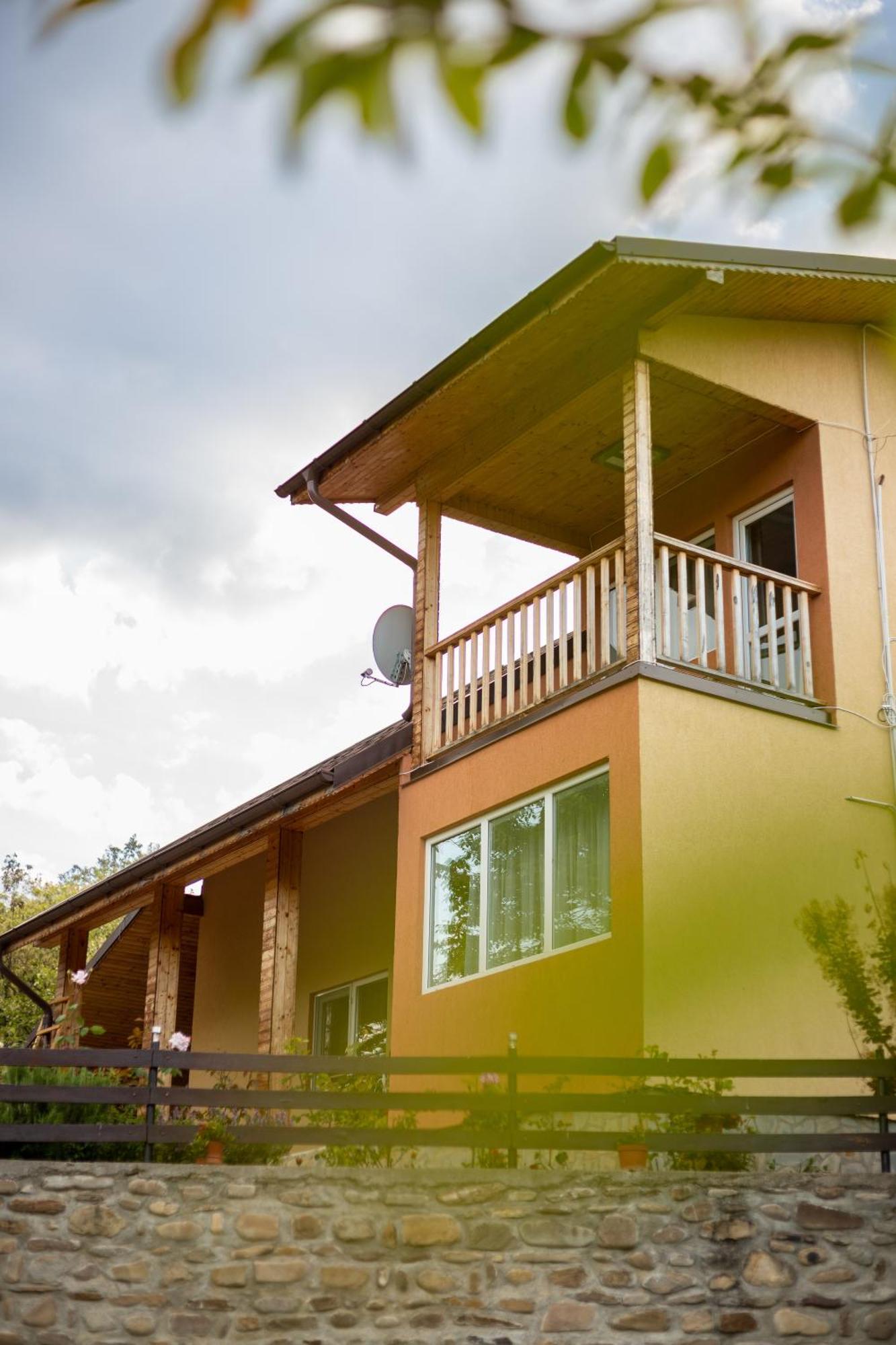 Casa Rumelia Paltineni Exteriér fotografie