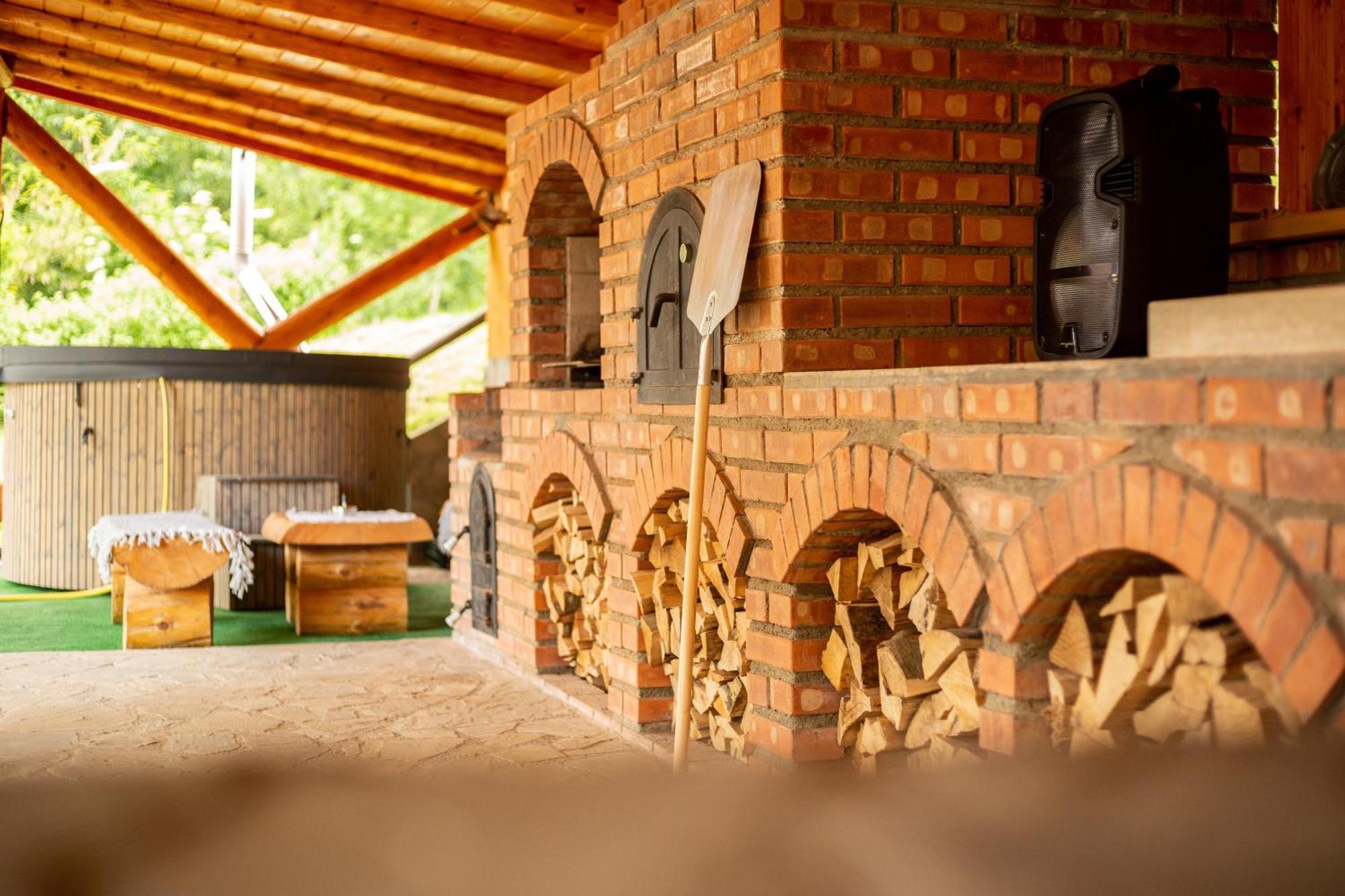 Casa Rumelia Paltineni Exteriér fotografie