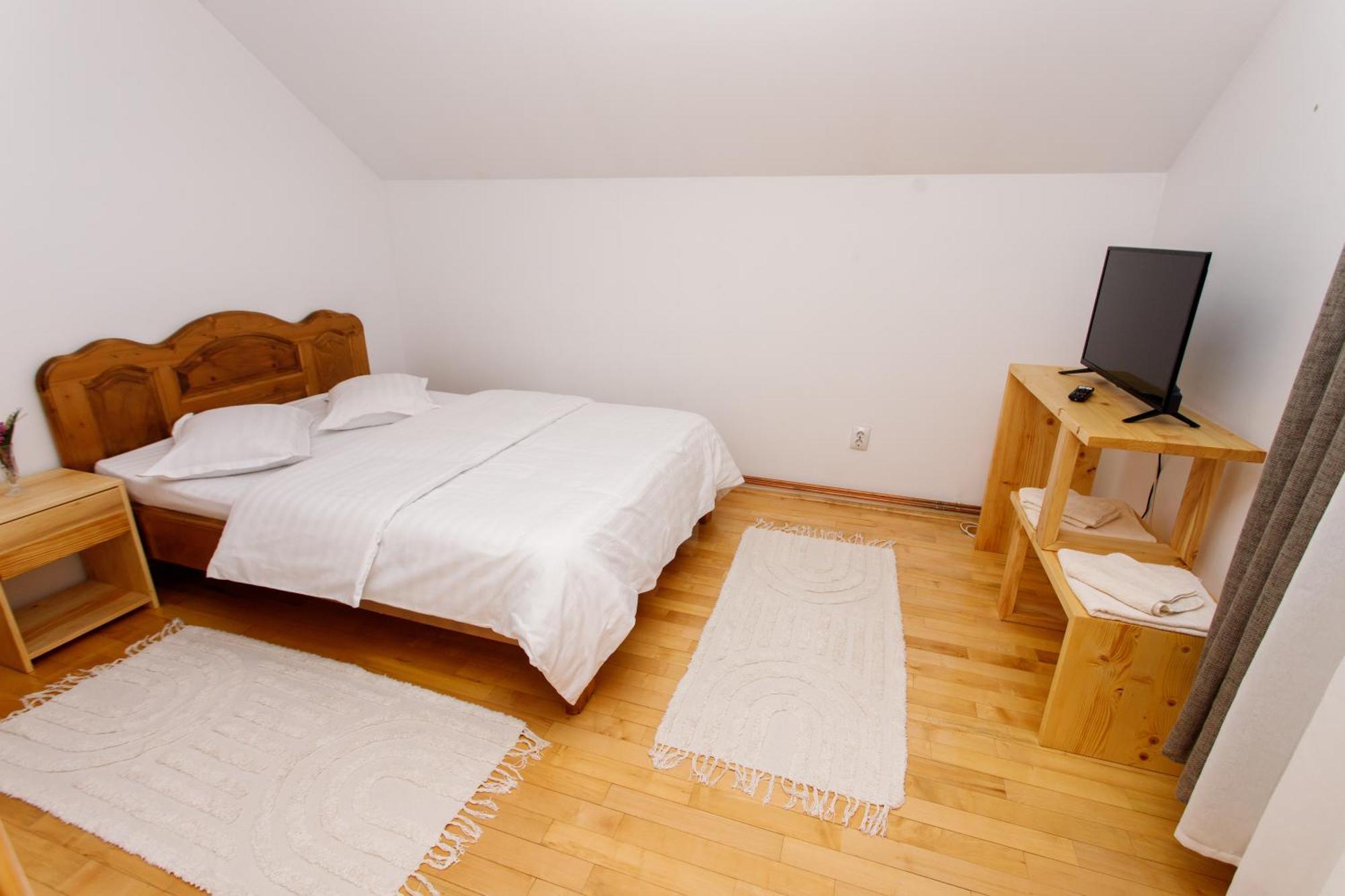 Casa Rumelia Paltineni Exteriér fotografie