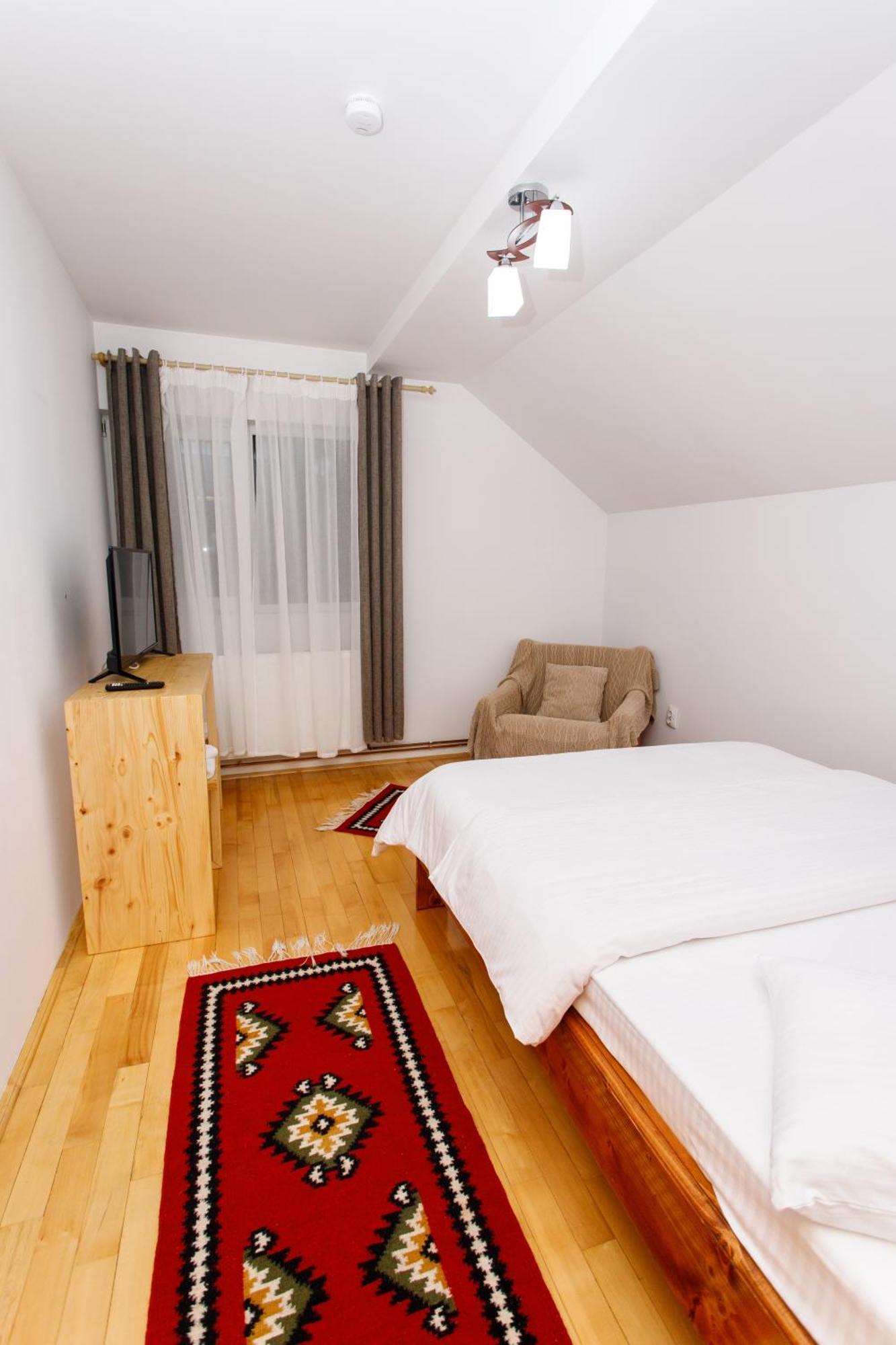 Casa Rumelia Paltineni Exteriér fotografie